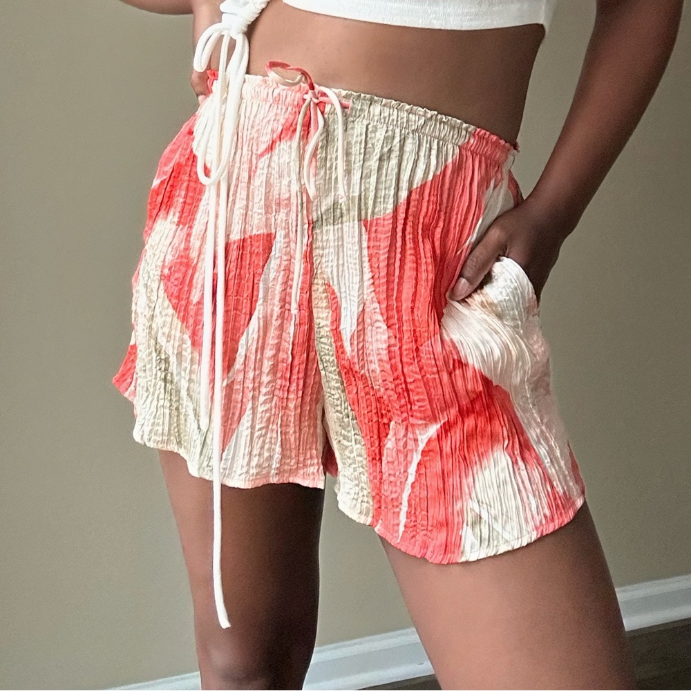 H&M Pink and Red Breezy Drawstring Tropical Floral Print Shorts Size Medium